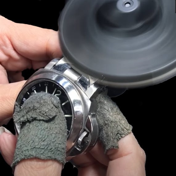 시계 폴리싱이란 무엇인가요?